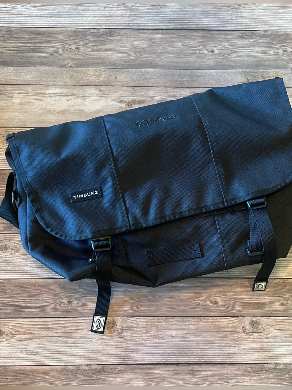 New ✨TIMBUK2 x META extra Large Messenger Bag